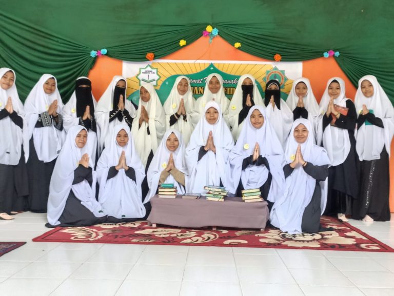 Pondok Tahfidz Putri Hidayatullah Polman Adakan Ujian dan Kenaikan Halaqah