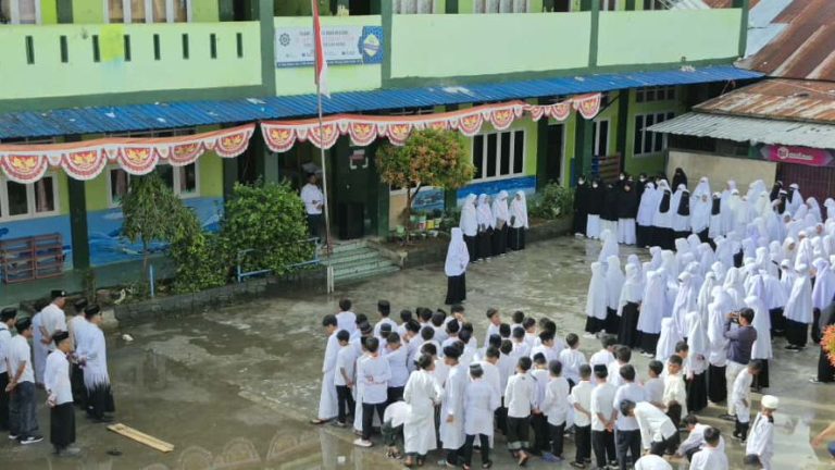 Hidayatullah Mamuju Meriahkan Hari Santri 2025
