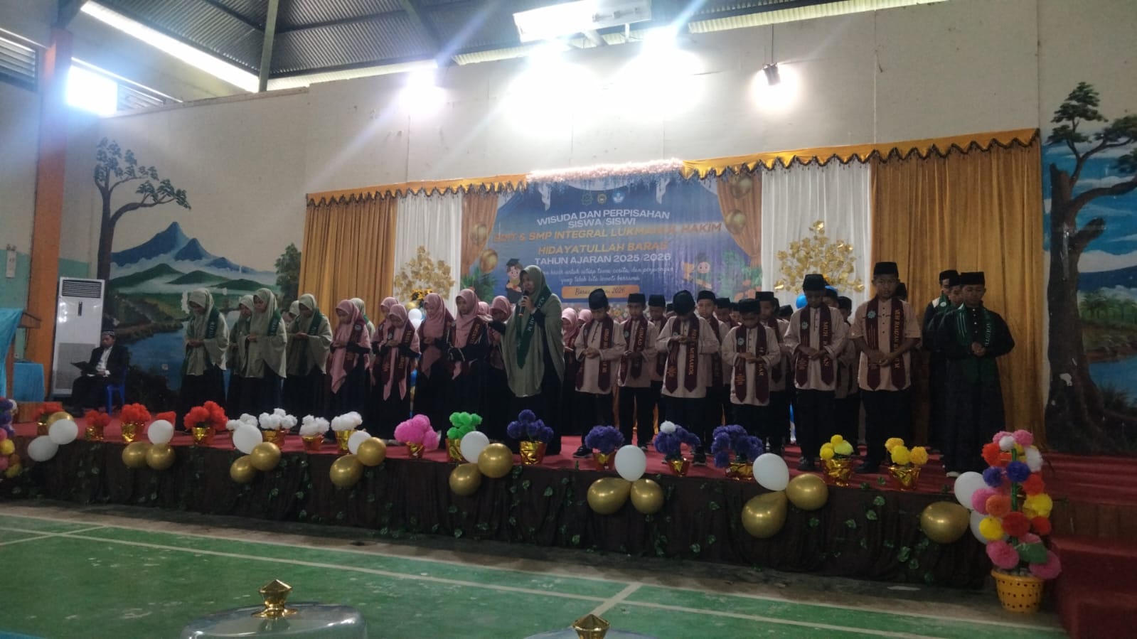Haru dan Bangga Warnai Wisuda SDIT–SMP Luqmanul Hakim Baras Tahun 2025/2026