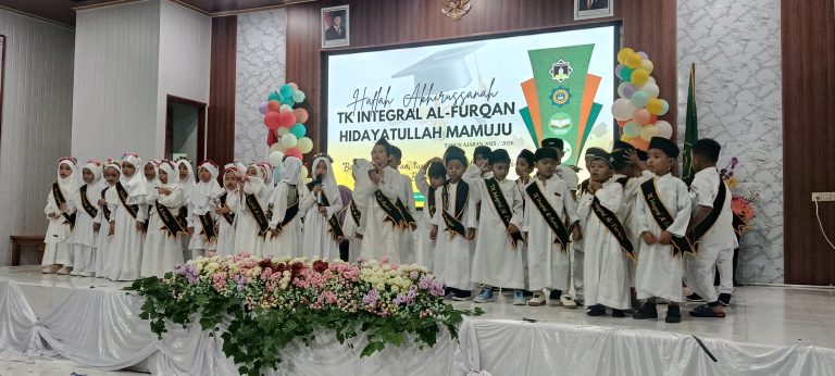 Haflah Akhirussanah TK Integral Al Furqan Mamuju: Semangat Bangkit Pasca Musibah, Cetak Generasi Qurani Berakhlak Mulia