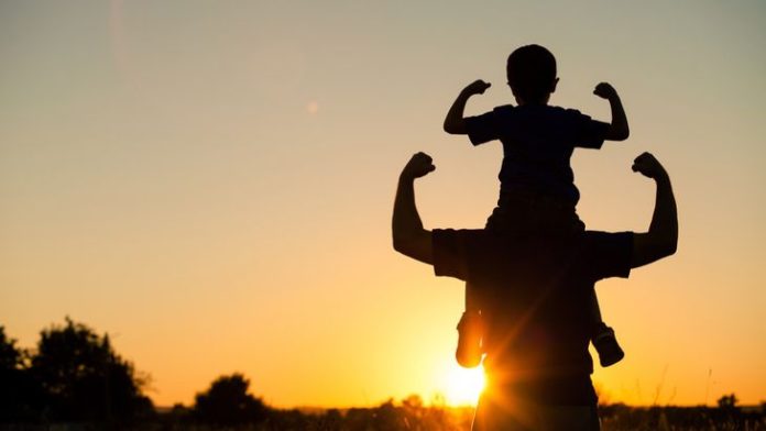 086817900_1605607195-Inilah-Peran-Ayah-dalam-Mendidik-Anak-Laki-Laki-shutterstock_534937255
