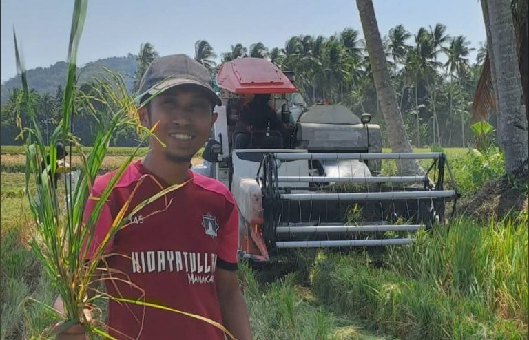 Panen Perdana Sawah Wakaf Hidayatullah Polman